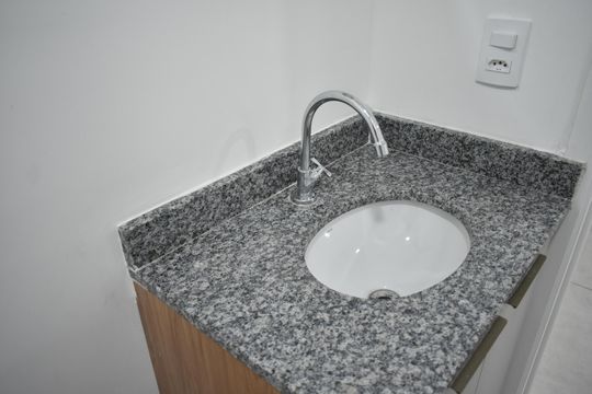 Banheiro de apartamento para alugar com 1 quarto, 27m² em Vila Clementino, São Paulo