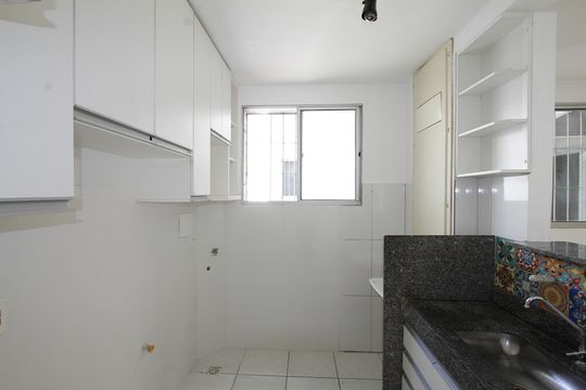 Cozinha de apartamento à venda com 2 quartos, 48m² em Estrela do Oriente, Belo Horizonte