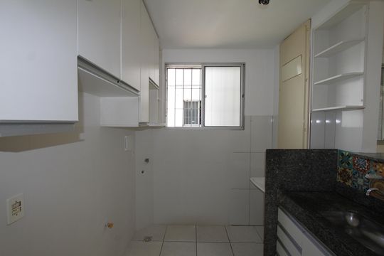 Cozinha de apartamento à venda com 2 quartos, 48m² em Estrela do Oriente, Belo Horizonte