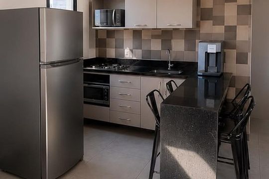 Cozinha de apartamento para alugar com 1 quarto, 55m² em Funcionários, Belo Horizonte