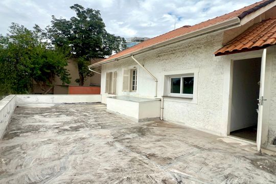 Terraço de casa para alugar com 4 quartos, 200m² em Sumaré, São Paulo