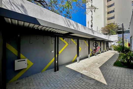 Bicicletário  de apartamento para alugar com 1 quarto, 27m² em Campo Belo, São Paulo