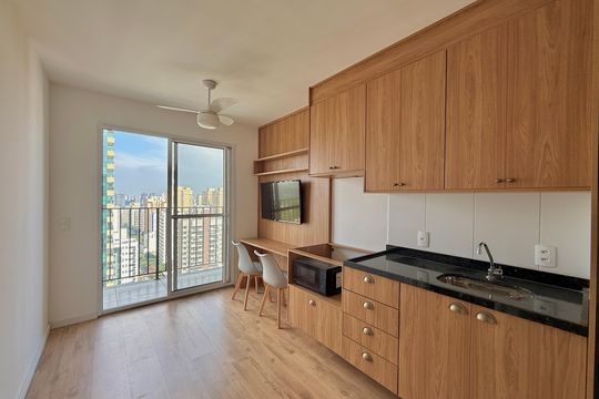 Cozinha de apartamento para alugar com 1 quarto, 27m² em Campo Belo, São Paulo