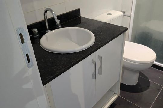 Banheiro de apartamento para alugar com 2 quartos, 70m² em Recreio dos Bandeirantes, Rio de Janeiro