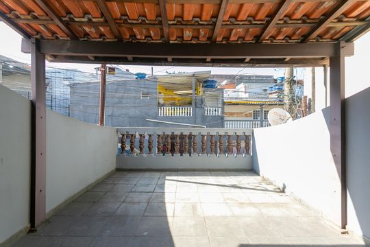 Varanda da Suíte  de casa para alugar com 3 quartos, 130m² em Vila Carmosina, São Paulo