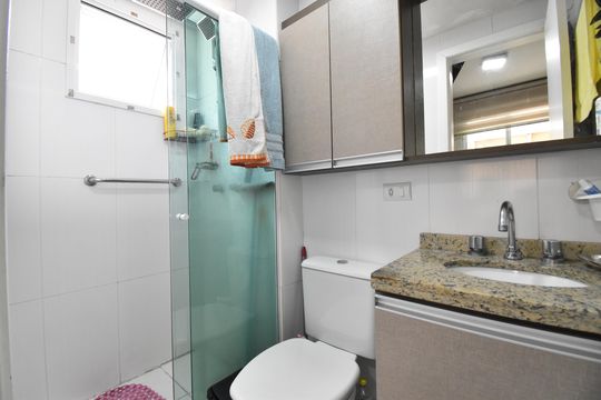 Banheiro da Suíte de apartamento à venda com 3 quartos, 80m² em Boqueirão, Curitiba