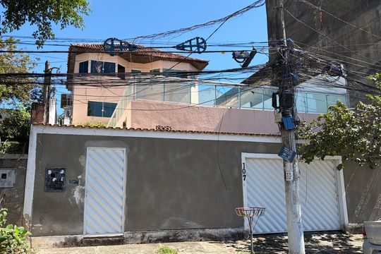Fachada de casa para alugar com 3 quartos, 360m² em Curicica, Rio de Janeiro