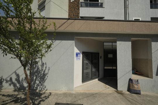 Placa de apartamento à venda com 2 quartos, 97m² em Jardim Ocara, Santo André