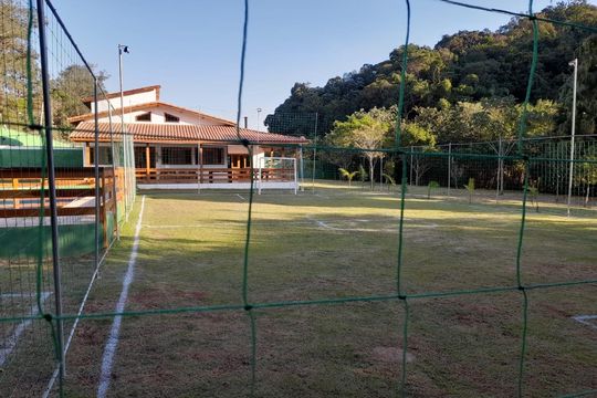 Área externa de casa para alugar com 4 quartos, 450m² em Ressaca, Cotia