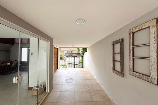 Garagem de casa de condomínio à venda com 4 quartos, 282m² em Taquara, Rio de Janeiro