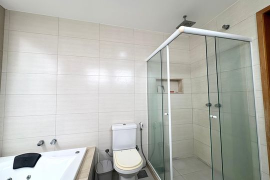 Banheiro da Suíte 2 de casa de condomínio à venda com 4 quartos, 282m² em Taquara, Rio de Janeiro