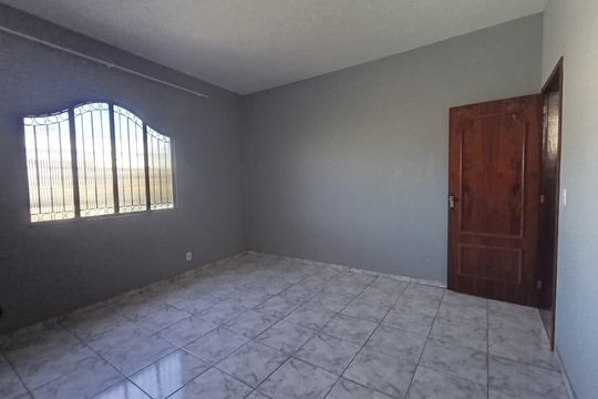 Quarto 2 de casa para alugar com 2 quartos, 120m² em Margarida, Nova Iguaçu