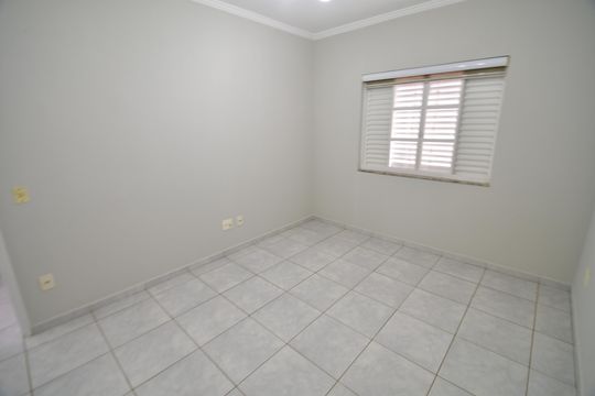 Quarto 2 de casa à venda com 3 quartos, 300m² em Parque Taquaral, Campinas