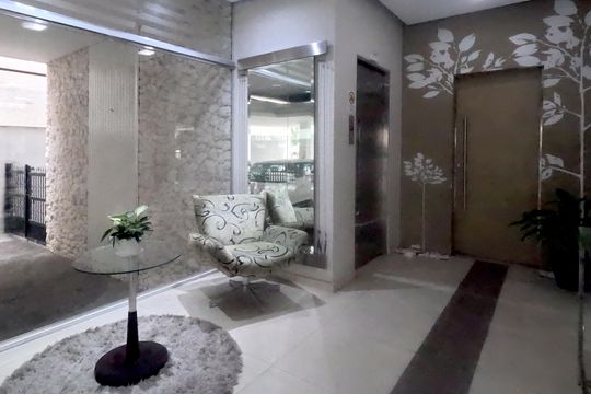 Área Comum - Hall de Entrada de apartamento para alugar com 2 quartos, 87m² em Gonzaga, Santos