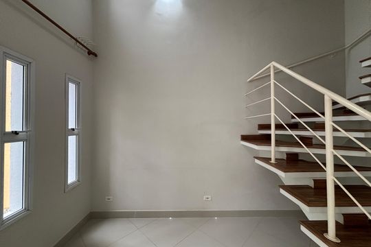 Sala de casa de condomínio para alugar com 3 quartos, 100m² em Rio Cotia, Cotia