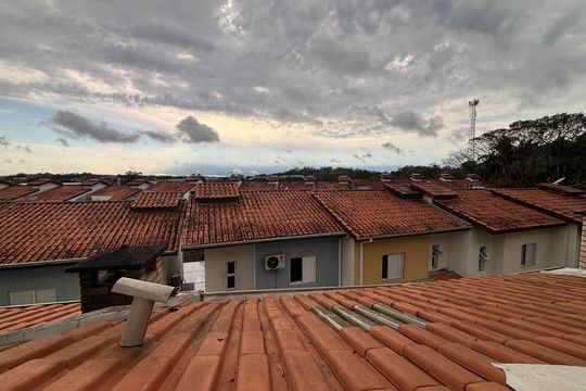 Vista do Quarto 2 de casa de condomínio para alugar com 3 quartos, 100m² em Rio Cotia, Cotia