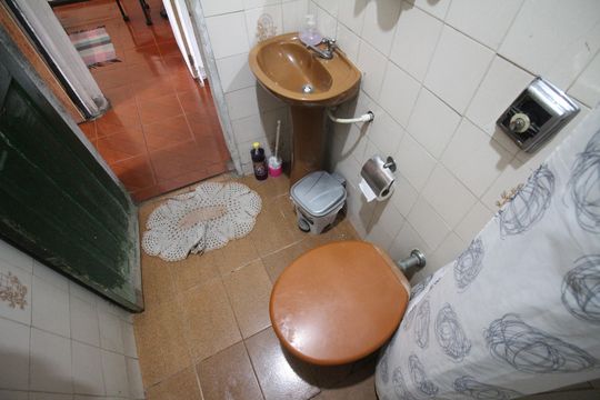 Banheiro de casa à venda com 2 quartos, 78m² em Conjunto Agua Branca, Contagem