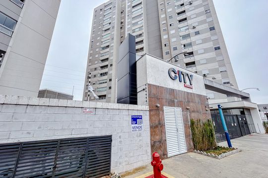 Fachada com Plaquinha de apartamento à venda com 2 quartos, 42m² em Vila Esperança, São Paulo