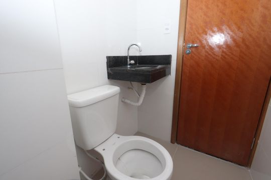 Banheiro de apartamento à venda com 2 quartos, 34m² em Vila Ema, São Paulo