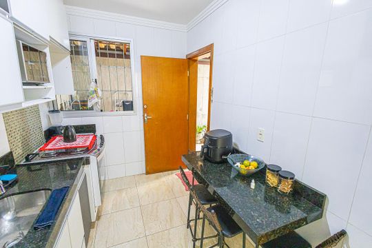 Cozinha de apartamento à venda com 3 quartos, 92m² em Santa Amelia, Belo Horizonte