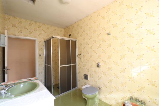 Banheiro de casa à venda com 2 quartos, 217m² em Vila Anglo Brasileira, São Paulo