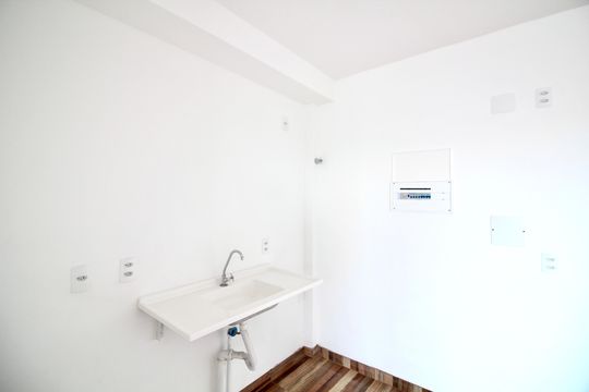 Cozinha de apartamento para alugar com 1 quarto, 26m² em Parque Paineiras, São Paulo