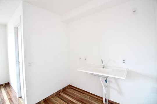 Cozinha de apartamento para alugar com 1 quarto, 26m² em Parque Paineiras, São Paulo