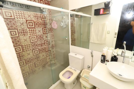Banheiro da Suíte de apartamento para alugar com 3 quartos, 120m² em Caminho das Árvores, Salvador