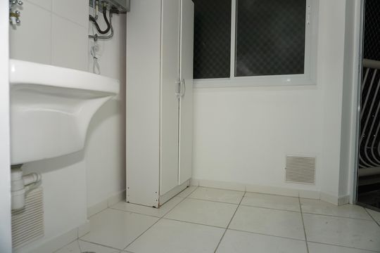 Lavanderia de apartamento para alugar com 2 quartos, 81m² em Parque Esplanada do Embu, Embu das Artes