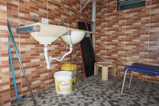 Lavanderia de casa para alugar com 1 quarto, 32m² em Jardim Guaruja, Embu das Artes