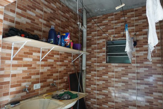 Lavanderia de casa para alugar com 1 quarto, 32m² em Jardim Guaruja, Embu das Artes