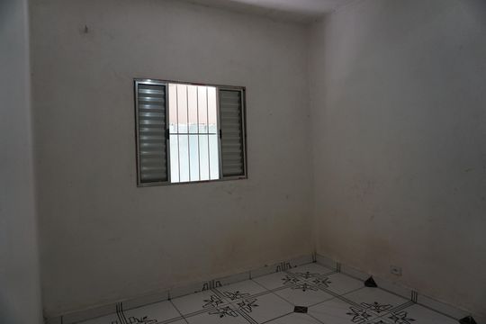 Quarto de casa para alugar com 1 quarto, 32m² em Jardim Guaruja, Embu das Artes