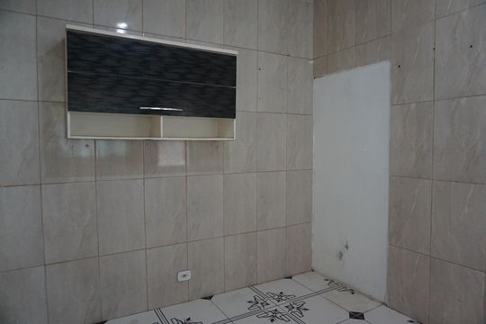 Cozinha de casa para alugar com 1 quarto, 32m² em Jardim Guaruja, Embu das Artes