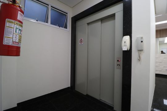 Elevador de apartamento para alugar com 3 quartos, 98m² em Santa Mônica, Uberlândia