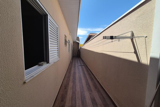 Área externa de casa para alugar com 4 quartos, 128m² em Jardim das Industrias, São José dos Campos