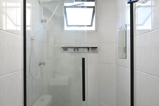 Banheiro de apartamento para alugar com 2 quartos, 43m² em Fazenda Morumbi, São Paulo