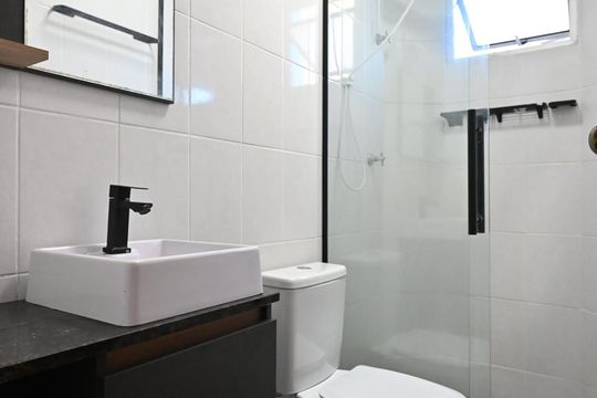 Banheiro de apartamento para alugar com 2 quartos, 43m² em Fazenda Morumbi, São Paulo