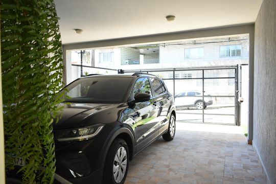 Garagem de casa à venda com 4 quartos, 245m² em Planalto Paulista, São Paulo