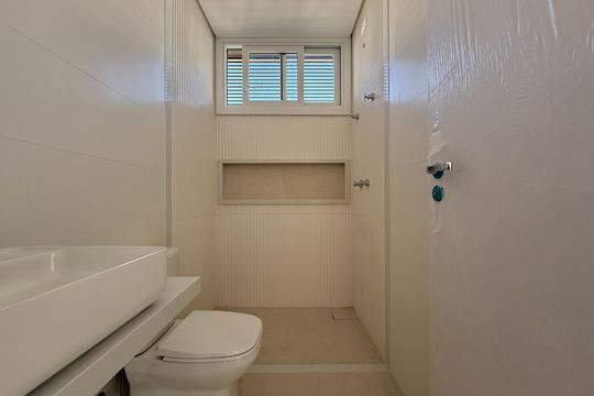 Banheiro Suíte 3 de casa de condomínio à venda com 4 quartos, 466m² em Santo Amaro, São Paulo