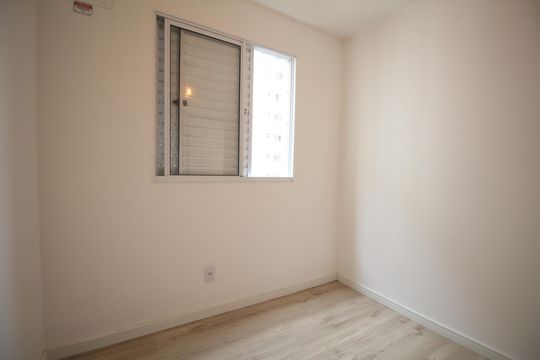 Quarto 2 de apartamento para alugar com 2 quartos, 48m² em Vila Suzana, São Paulo