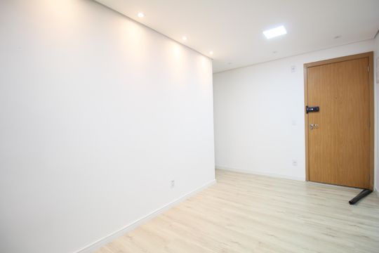 Sala de apartamento para alugar com 2 quartos, 48m² em Vila Suzana, São Paulo