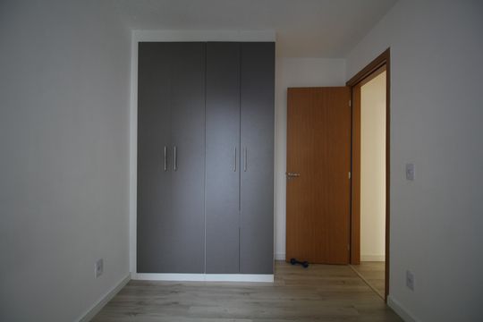 Quarto 1 de apartamento para alugar com 2 quartos, 48m² em Vila Suzana, São Paulo