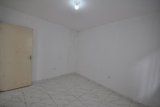 Quarto/Sala de casa para alugar com 1 quarto, 40m² em Furnas, São Paulo