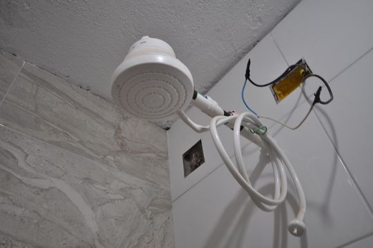 Banheiro de casa para alugar com 1 quarto, 40m² em Furnas, São Paulo