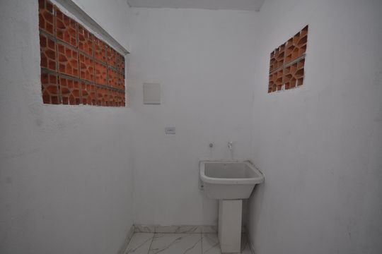 Área de Serviço de casa para alugar com 1 quarto, 40m² em Furnas, São Paulo