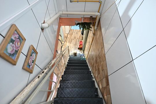 Escada de casa à venda com 2 quartos, 45m² em Jardim Inga, São Paulo