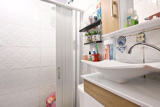 Banheiro de casa à venda com 2 quartos, 45m² em Jardim Inga, São Paulo