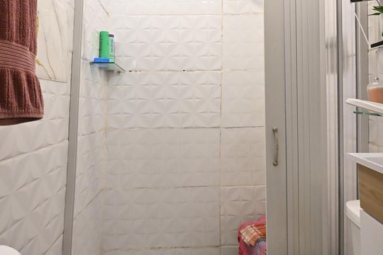 Banheiro de casa à venda com 2 quartos, 45m² em Jardim Inga, São Paulo