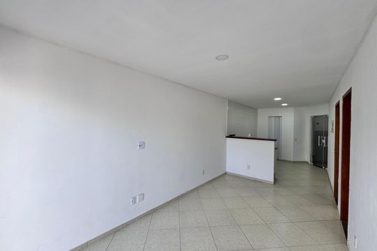 Sala de casa de condomínio para alugar com 2 quartos, 88m² em Vargem Grande, Rio de Janeiro
