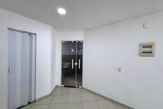 Cozinha de casa de condomínio para alugar com 2 quartos, 88m² em Vargem Grande, Rio de Janeiro